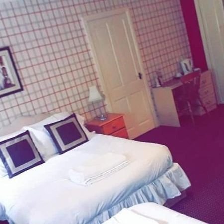 Bertie Pontypridd Hotell Trehafod Exteriör bild